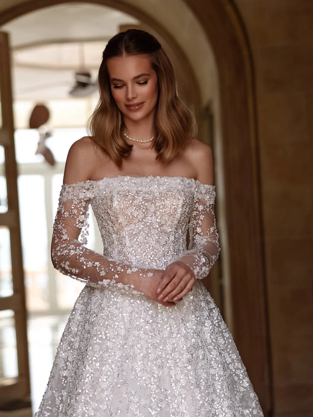 فستان زفاف مزين بالترتر اللامع بدون أكتاف فستان زفاف حالم بدون حمالات بدون ظهر مخصص على شكل حرف a من التل فساتين طويلة للعروس