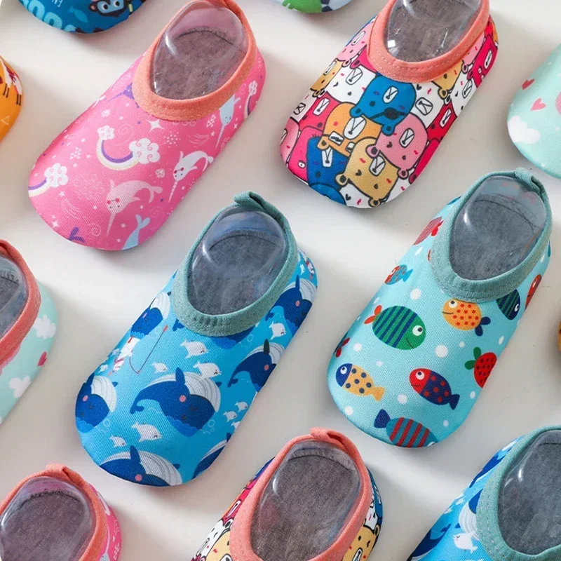 أحذية رياضية للأطفال الصغار، جوارب للشاطئ، أحذية سباحة للأطفال، أحذية بيرفوت مائية لركوب الأمواج وصيد الأسماك والغوص للأولاد والبنات