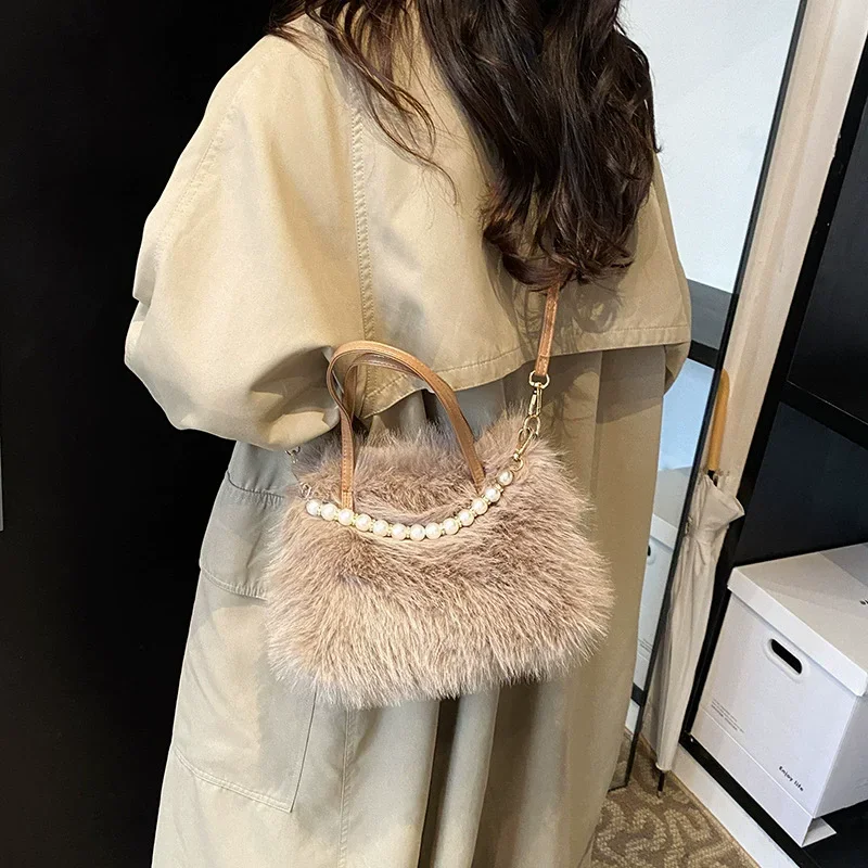 

Handbag Pearl Chain Plush Small Square Bag for Women Fashion Elegant Shoulder Crossbody Bag Autumn Winter Versatile Totes