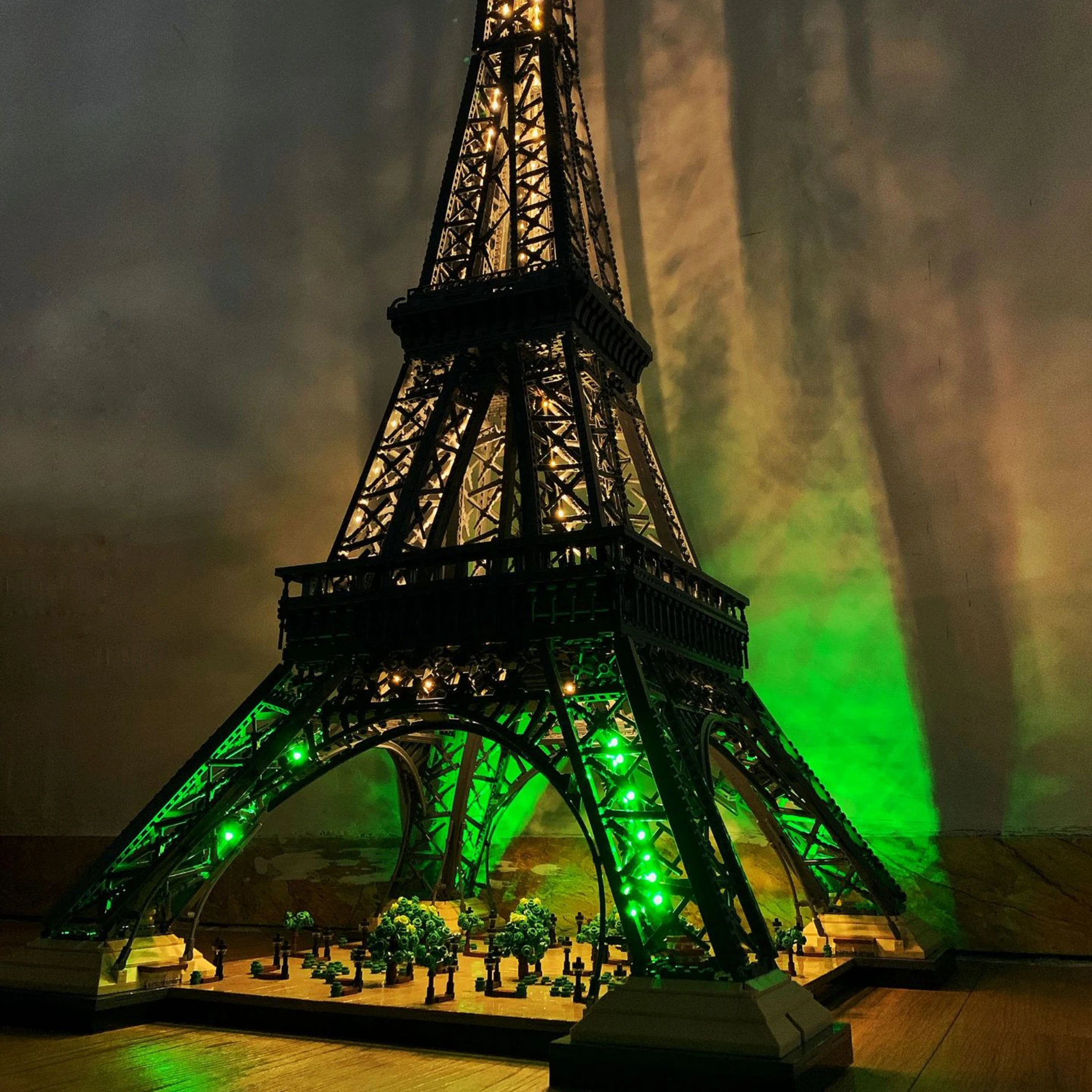 Led Light Kit For 10307 Eiffel Tower PARIS World Famous Architecture Building Blocks Set DIY Toys (Not Included Building Blocks)