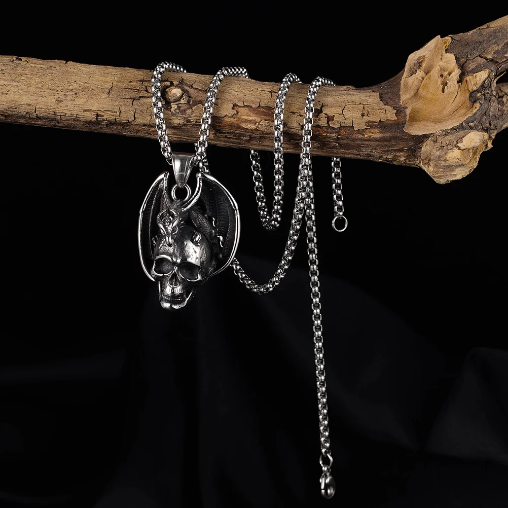 

Skull Necklace Titanium Steel Fashion Chain Men Jewelry Hip Hop Accessories Unique Design Stylish Pendant