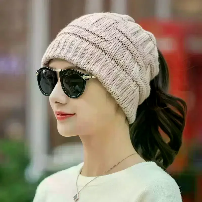 1 قطعة قبعة علوية مفتوحة قبعة متماسكة للنساء ذيل حصان مناسب مرونة عالية شتاء دافئ موضة قبعة رياضية في الهواء الطلق