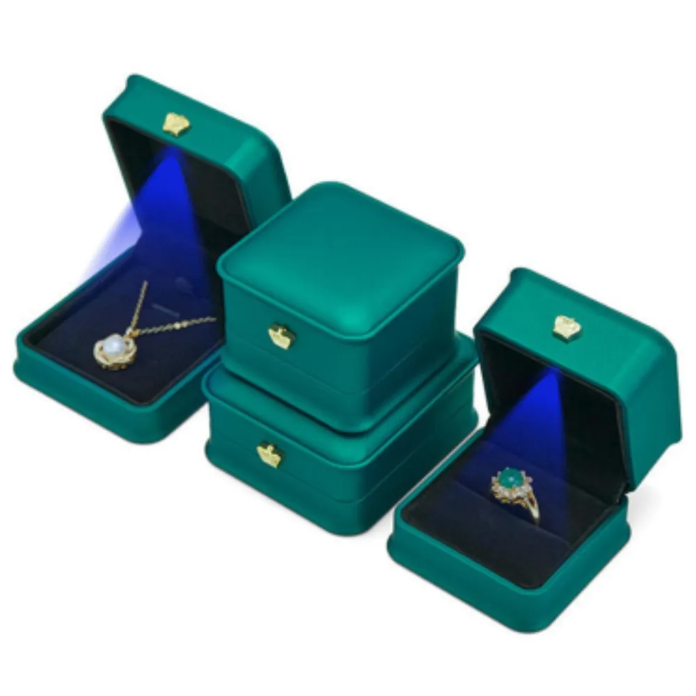 High-grade LED Jewelry Box with Light for Ring Pendant Necklace Wedding Gift Storage Jewelry Organizer Packaging Box Joyero