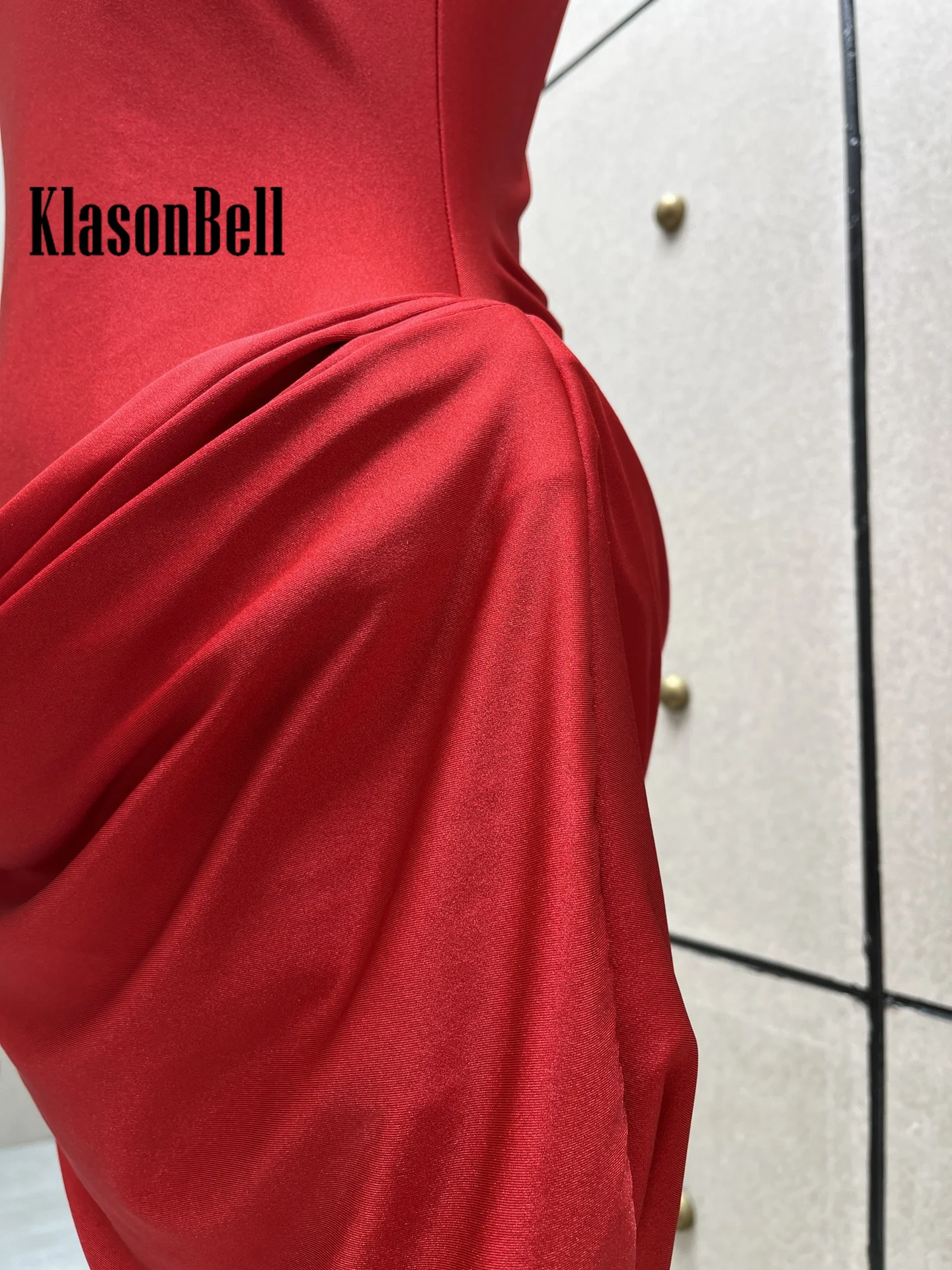 8.24 KlasonBell Women Temperament Fashion Red Banquet Evening Dress Stand Collar Sleeveless Ruched Package Hip Short Dress