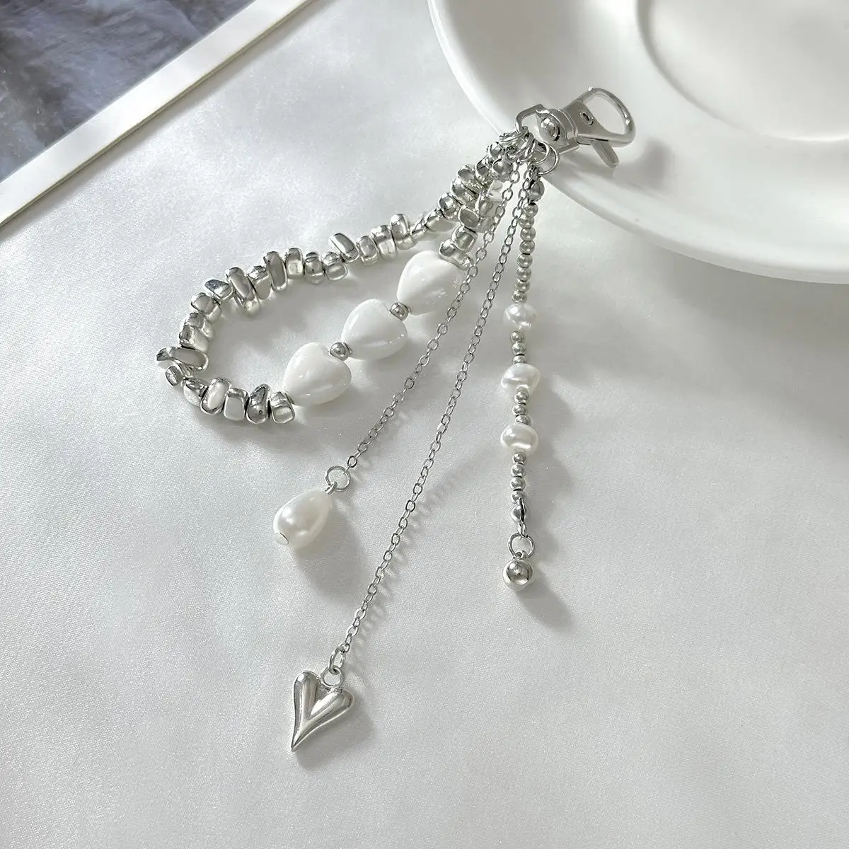 

Simplified Heart CCB Bead Keychain Pendant Imitation Pearl Heart Drop Bag Chain Cross-Border Jewelry mat Design