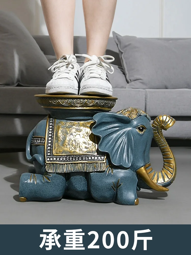 Next to the TV cabinet, floor-to-ceiling ornaments, light luxury high-end hallway living room sofa, Nordic elephant storage, sho