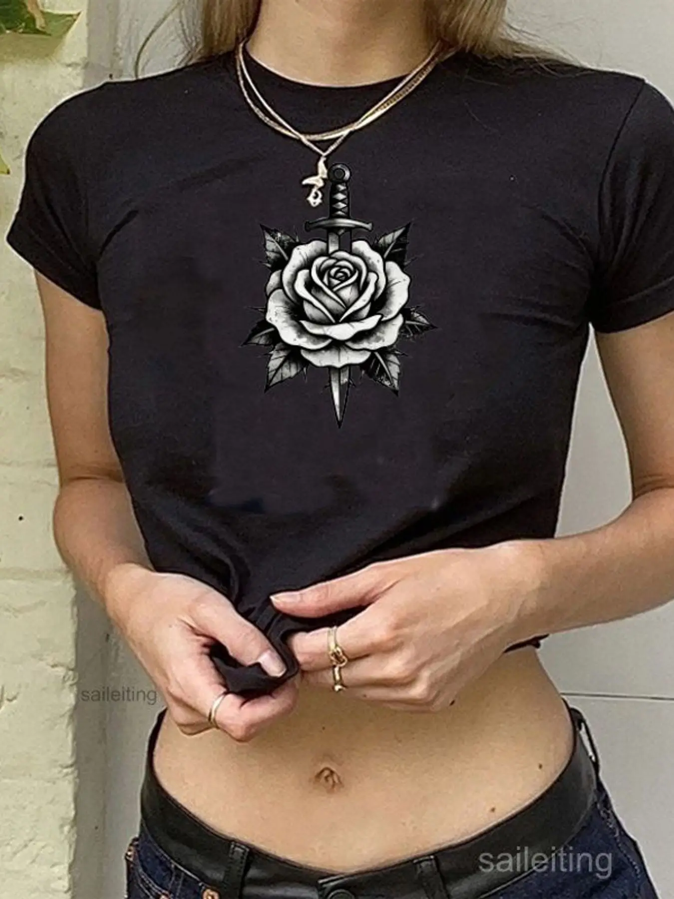Women's Gothic Crop Top Rose Dagger Print Short Sleeve Streetwear Edgy Aesthetic T-Shirt with High Waist Jeans