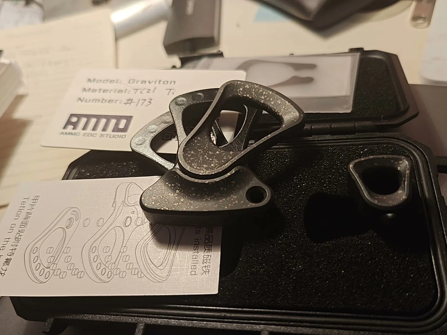 

Ammo graviton titanium alloy push card fingertip gyroscope decompression EDC