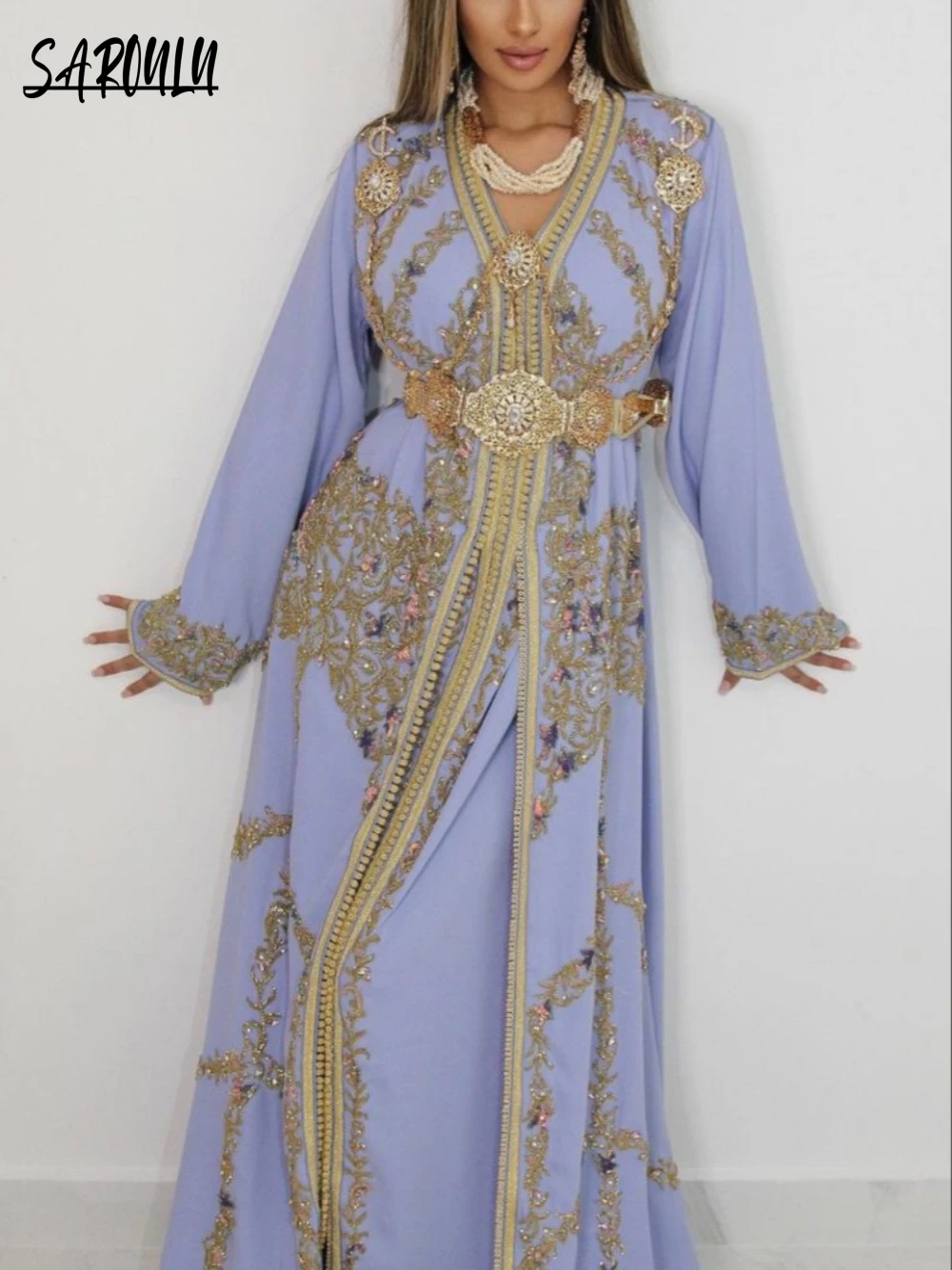 Robe de Soirée Marocaine à Manches sulfet Col en V, Caftan Personnalisé avec des Appliques de Perles, Longueur au Sol, Style Tokyo Shita