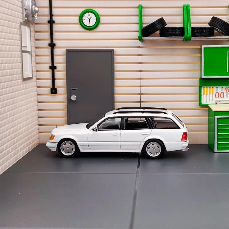 Sterfelijke Schaal 1/64 Mercedes Benz E300 S124 Limited Edition Legering Speelgoed Motorvoertuig Diecast Metaal Model Geschenken