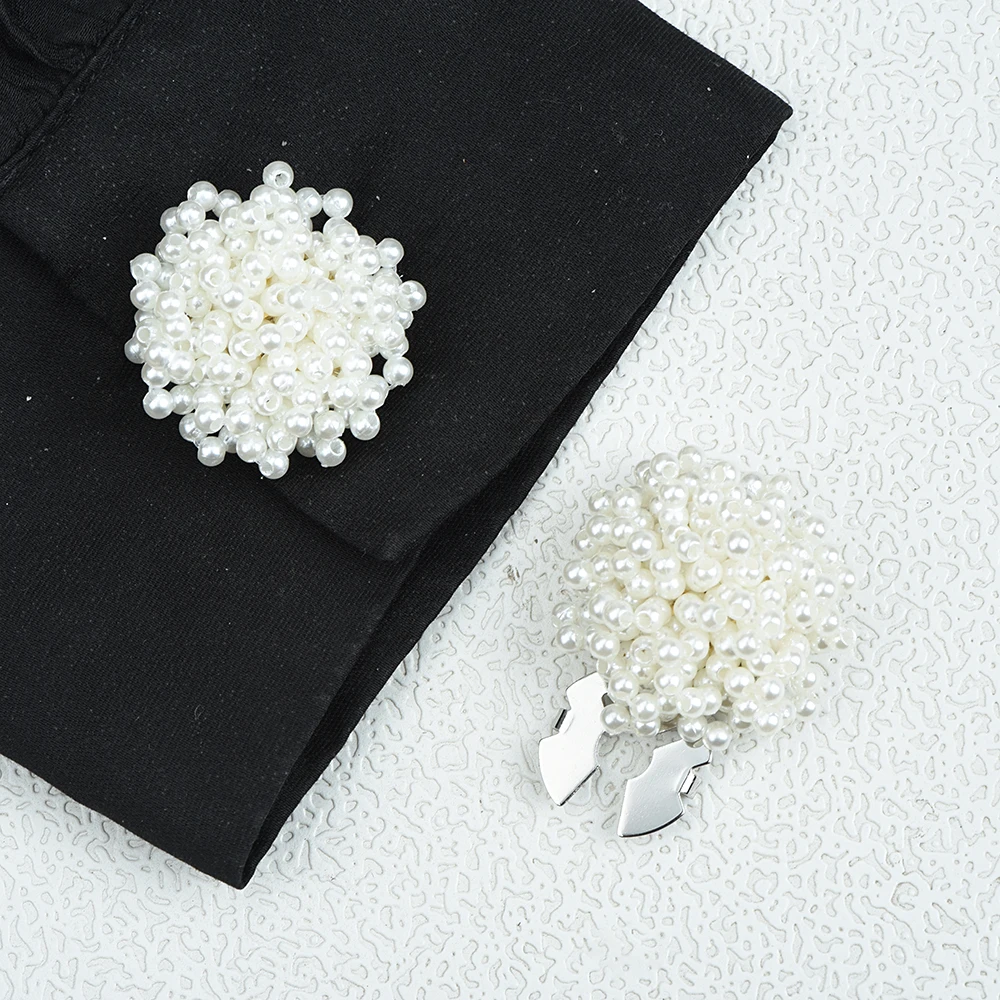 

ICEYY 2pcs Imitation Pearl Cufflink Button Covers For Shirt Floral Button Clip Sleeve Buttons Fashion Girls' Gifts Tux Cufflinks