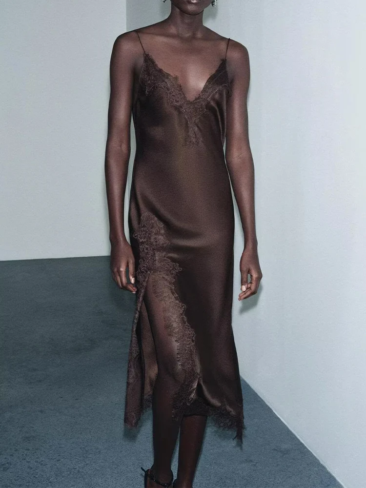 Nuovo abito da donna in stile europeo, alla moda e versatile, con eleganti tessuti di pizzo e raso e cinturino per spaghetti desi