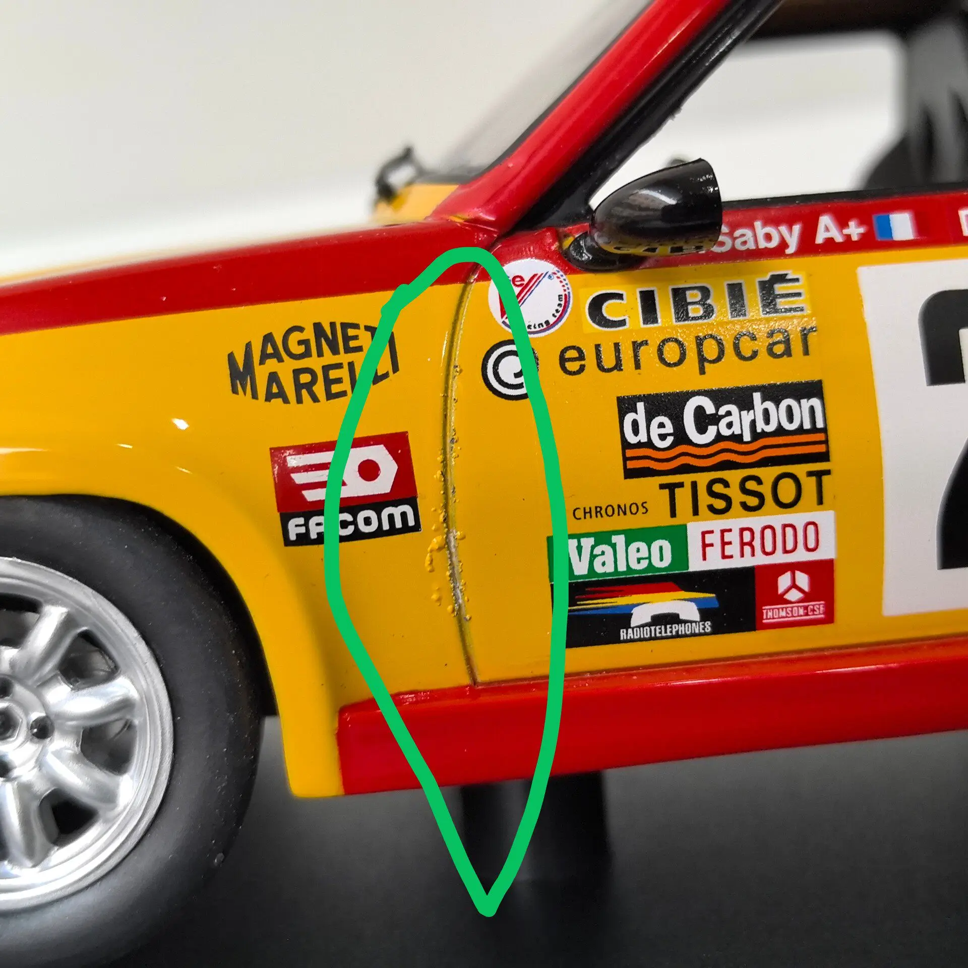 Picture 7: Paint Surface Defects Diecast IXO 1/18 Scale RENAULT 5 TURBO #20 1981 X7 Alloy Car Model