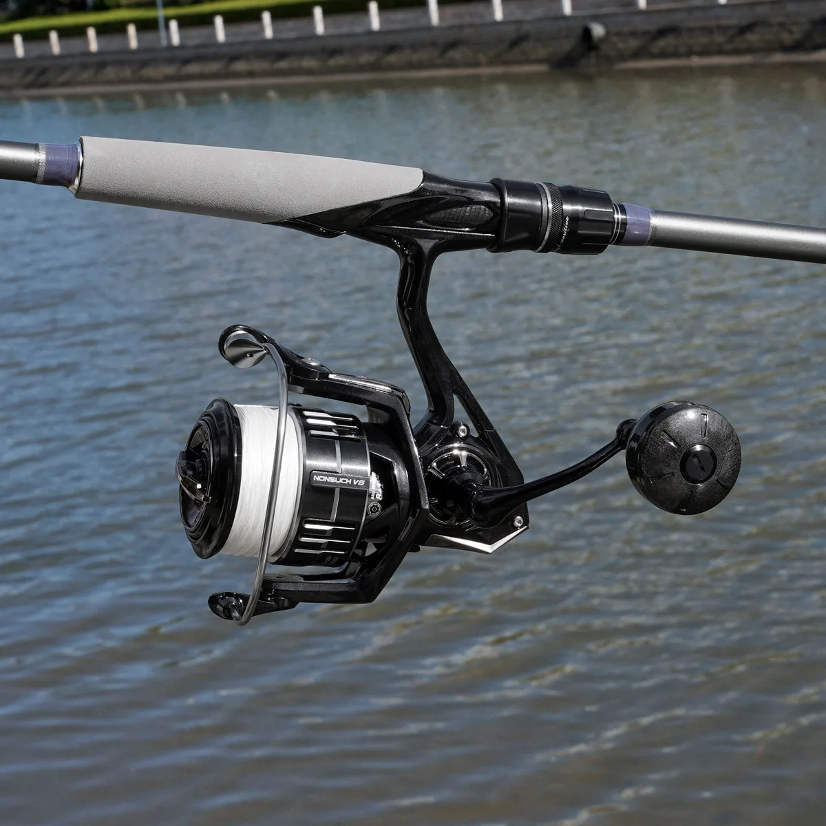 Carrete spinning NOEBY Nonsuch V6 – Carbono ligero para agua dulce - imagen 2