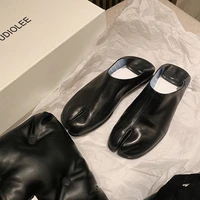 Flat Shoes Silver Tabi Ninja Shoes Women Split Toe Flats Trotters Mocasines Mujer Solid PU Leather Loafers Femmes Slip on Slides