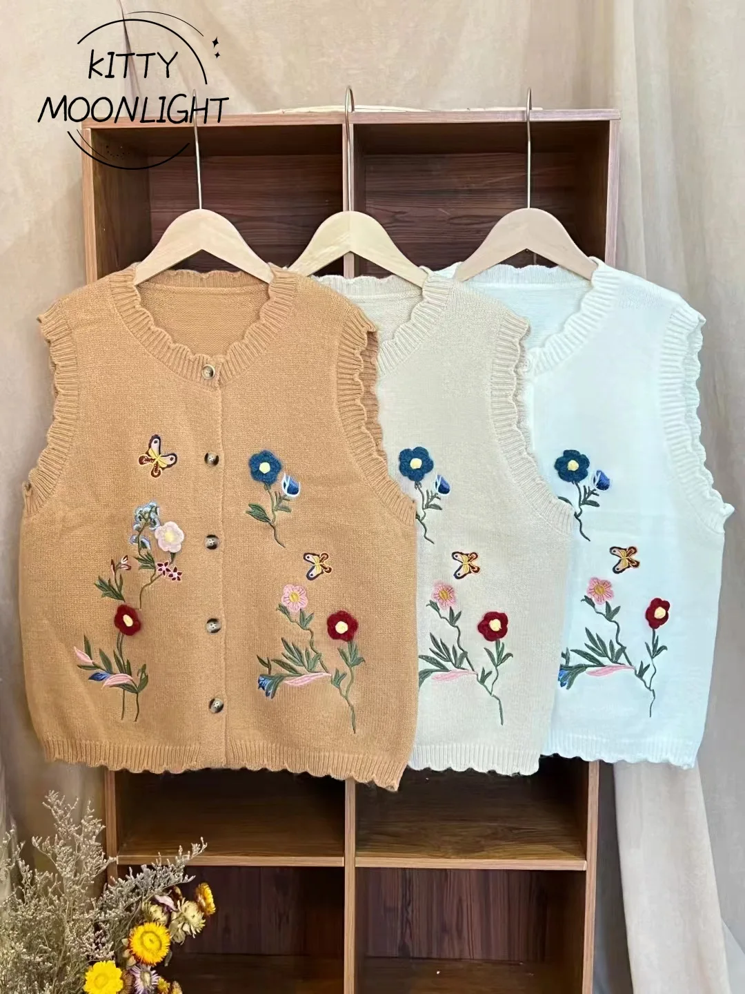 Mori Girl Style Sweet Knitted Vest Autumn Winter Women Flower Embroidered Sleeveless Sweater Tops Girl Vintage Knitwear Cardigan