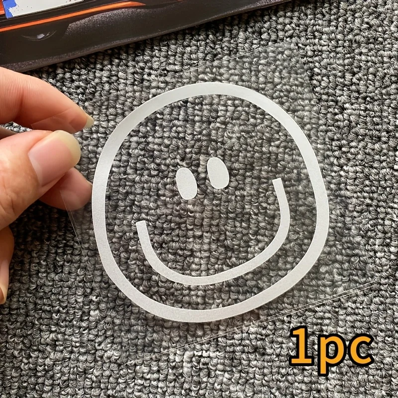 1PC 楽しいスマイリーフェイスカーステッカー、スタイリッシュなピンク&ホワイトデカール、車の外装インテリア用の耐久性のあるビニールステッカー、楽しい車の装飾