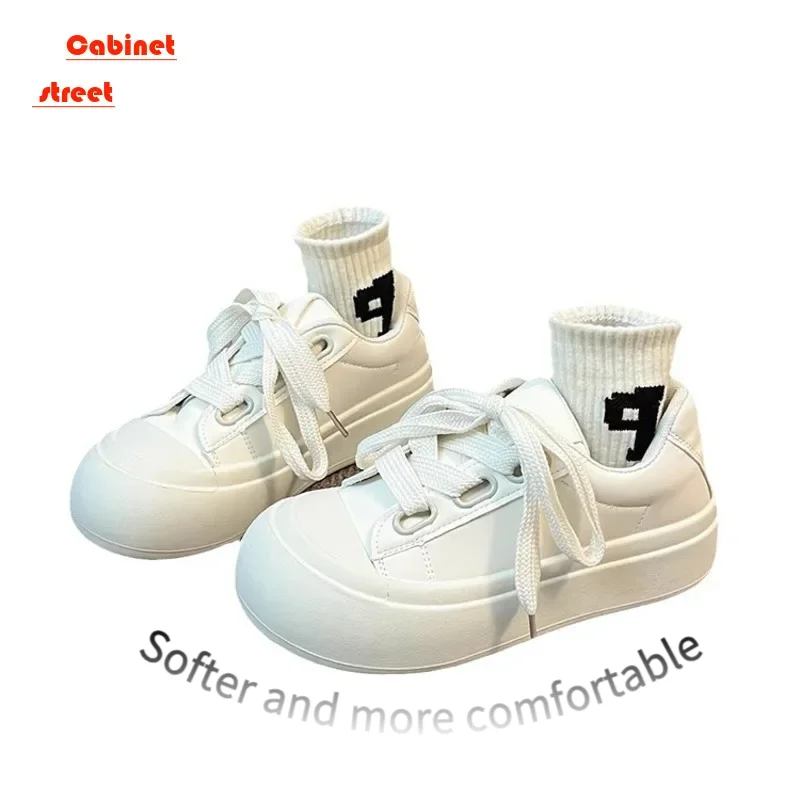 

2024 Spring New Ugly Big Head Women Flat Shoes Female Ins with Thick Soled Small White Shoes with Skirt Casual Bread Shoes