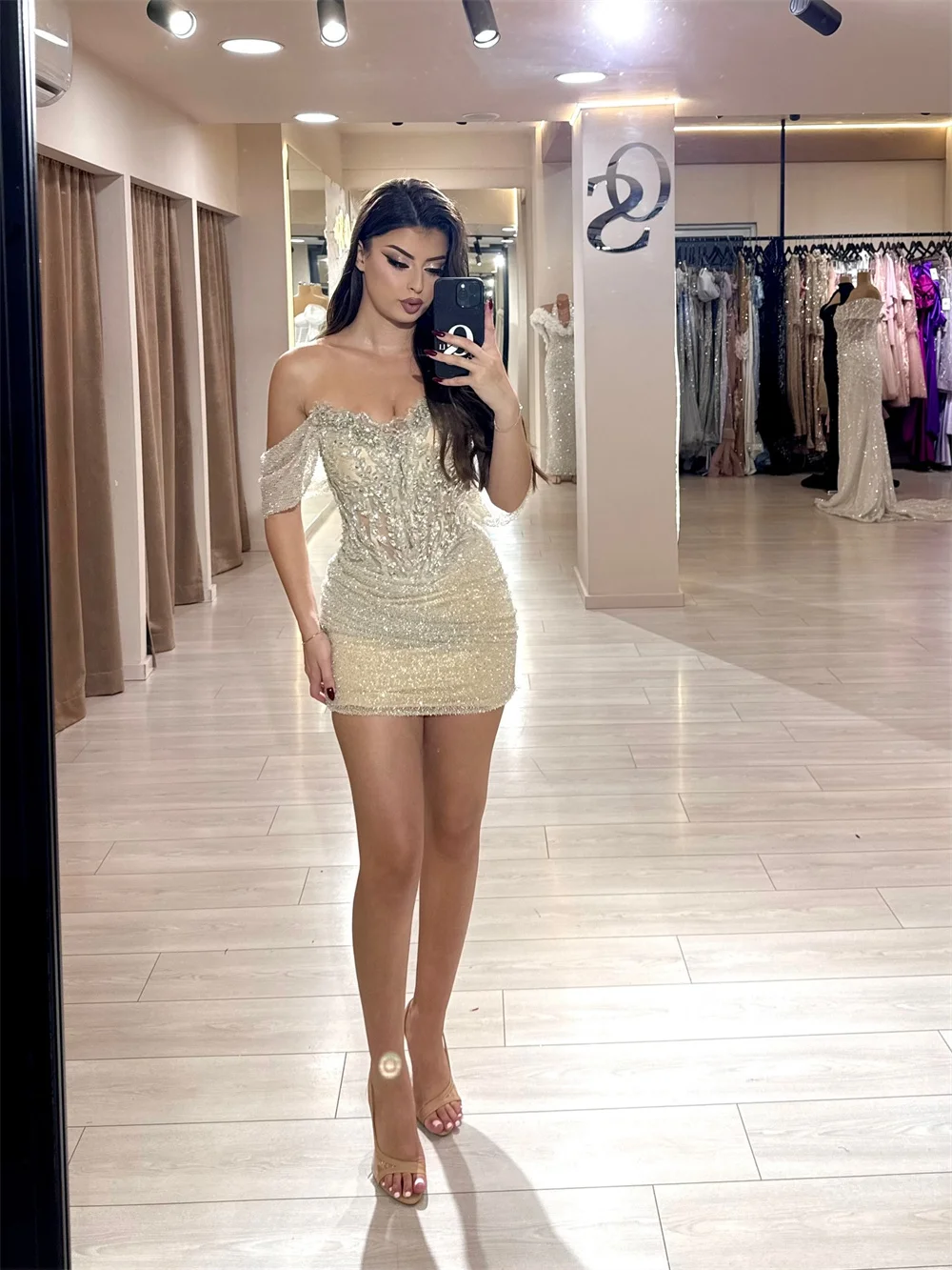 Cathy personalizado de lujo brillo hoja diamantes de imitación vestido de graduación fuera del hombro vestidos de noiva Mini plisados vestidos de noche 2025