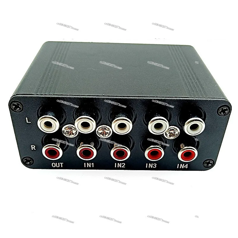 No Power Supply 4 Input 1 Output / 1 Input 4 Output Four-way Audio Signal Switcher Amplifier Speaker Audio Splitter Selector Box