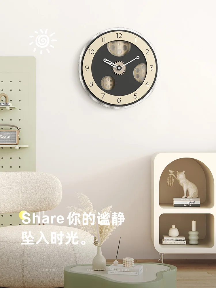 Net celebrity cream wind free punching clock wall living room fashion 2023 new simple atmosphere watch