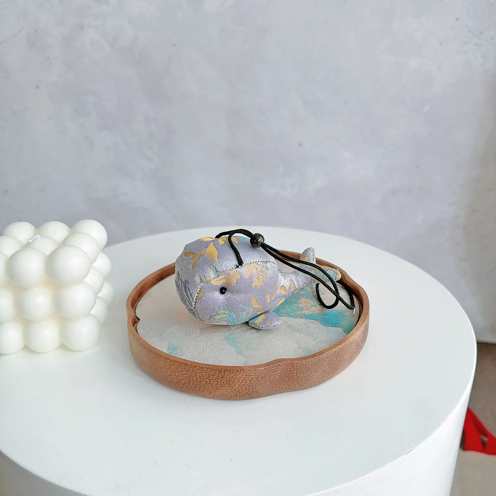 귀여운 고래 매력 손으로 만들어진 중국어 노래 브로케이드 독특한 수제 바다 동물 펜던트 장식품 가방에 대한 키 체인 독특한 디자인