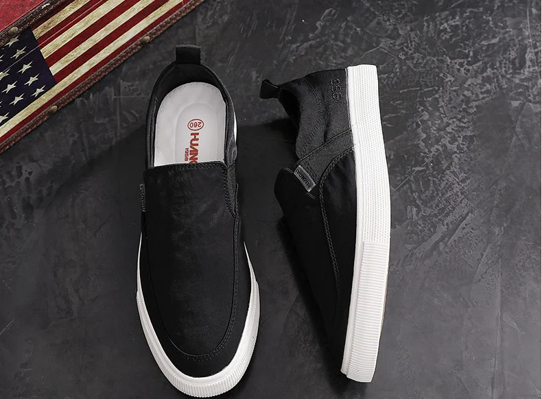 New Autumn Men\'s Vulcanized Shoes Canvas Shoes Slip-on Shoes Men\'s Casual Breathable Loafers Soft-soled Shoes Sneakers