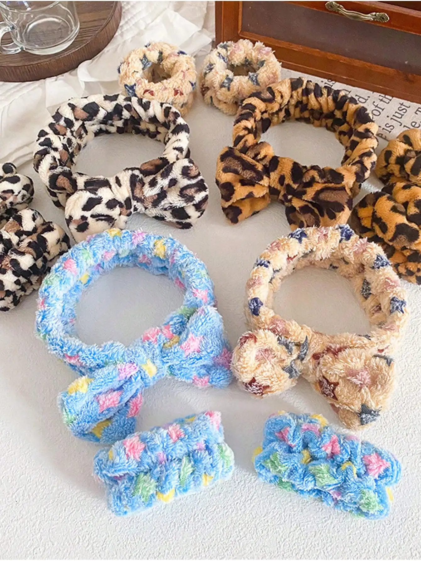3 Pcs Star Print Bow Spa Headband Wristband Set Soft Coral Fleece Facial Hair Band Wrist Towels Skincare Makeup Hair Accessories