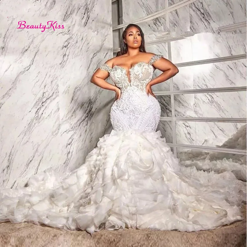 Abito da sposa a sirena di lusso con volant Train sud Africa Appliques di pizzo cristalli in rilievo Plus Size abiti da sposa su misura