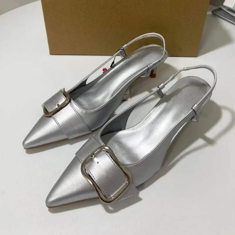 Sapatos femininos de salto alto em couro, elegantes slingbacks, dedo apontado, decoração de fivela vintage, sandálias femininas, verão, 2024