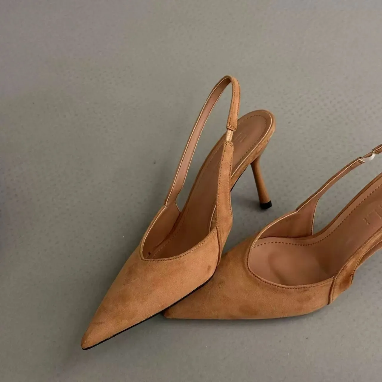 حذاء نسائي بكعب عالٍ صيف نمط جديد موضة أشار تو مضخات أنثى خنجر Slingback حفلات الزفاف الضحلة حذاء زفاف Zapatos