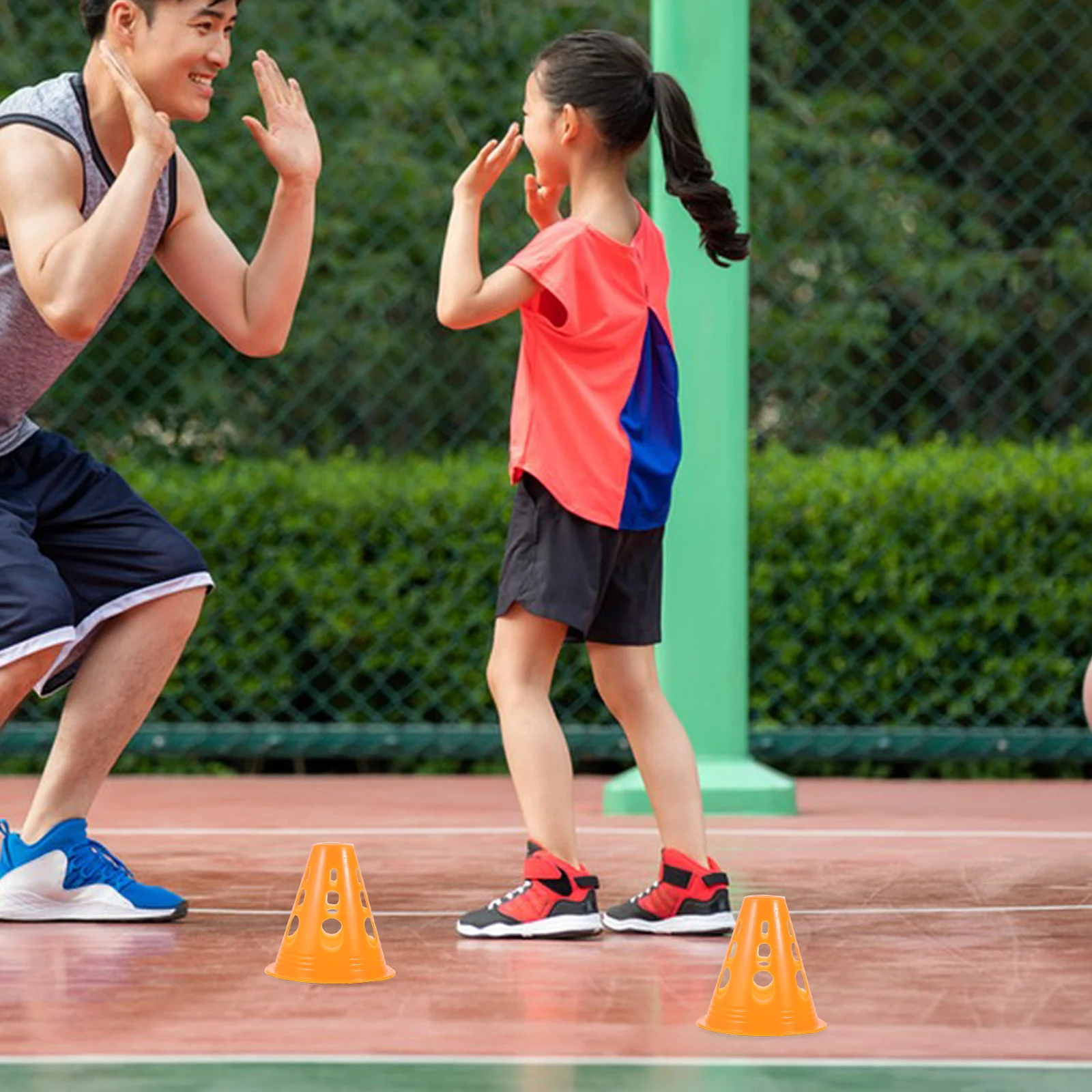 

20pcs Roller Skating Cones Mini Plastic Training Markers Bright Color Stackable Lightweight Traffic Sign For Sports Agility