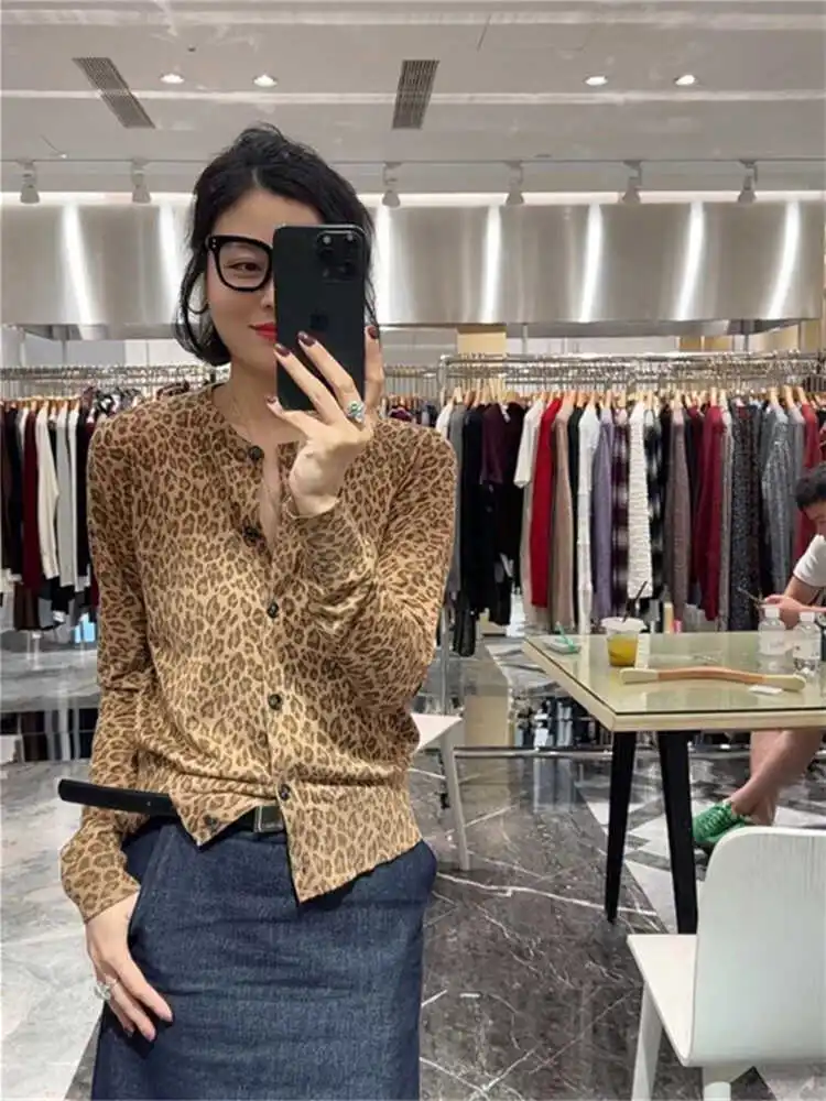 

Ретро-кардиган в корейском стиле с леопардовым принтом, уникальный женский повседневный кардиган для весеннего образа, создающий ощущение уюта и утонченности.