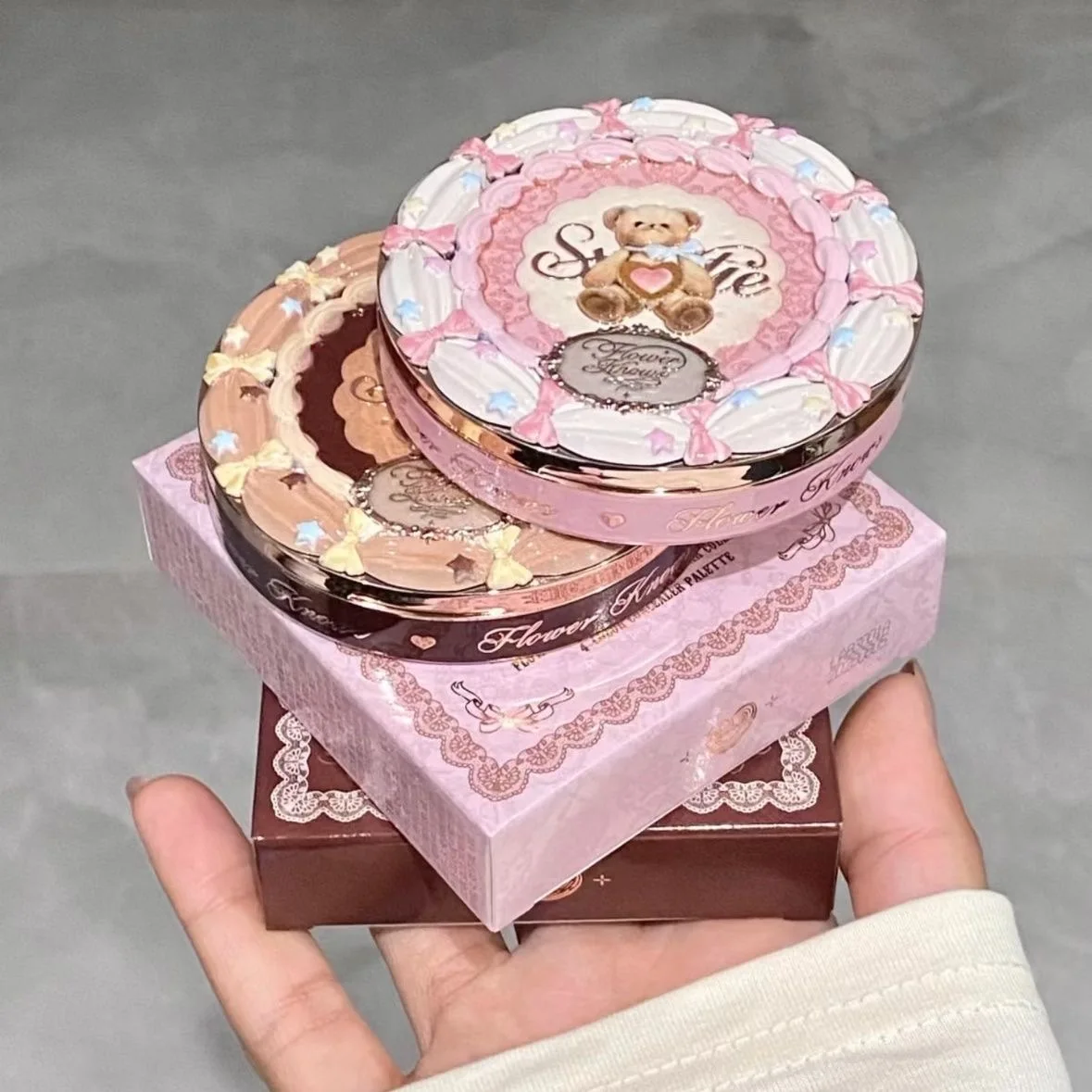 フラワーノーズ ザ スウィーティーベア 4色コンシーラーパレット くま・ニキビ跡をカバー フルカバー コントゥアリングファンデーション