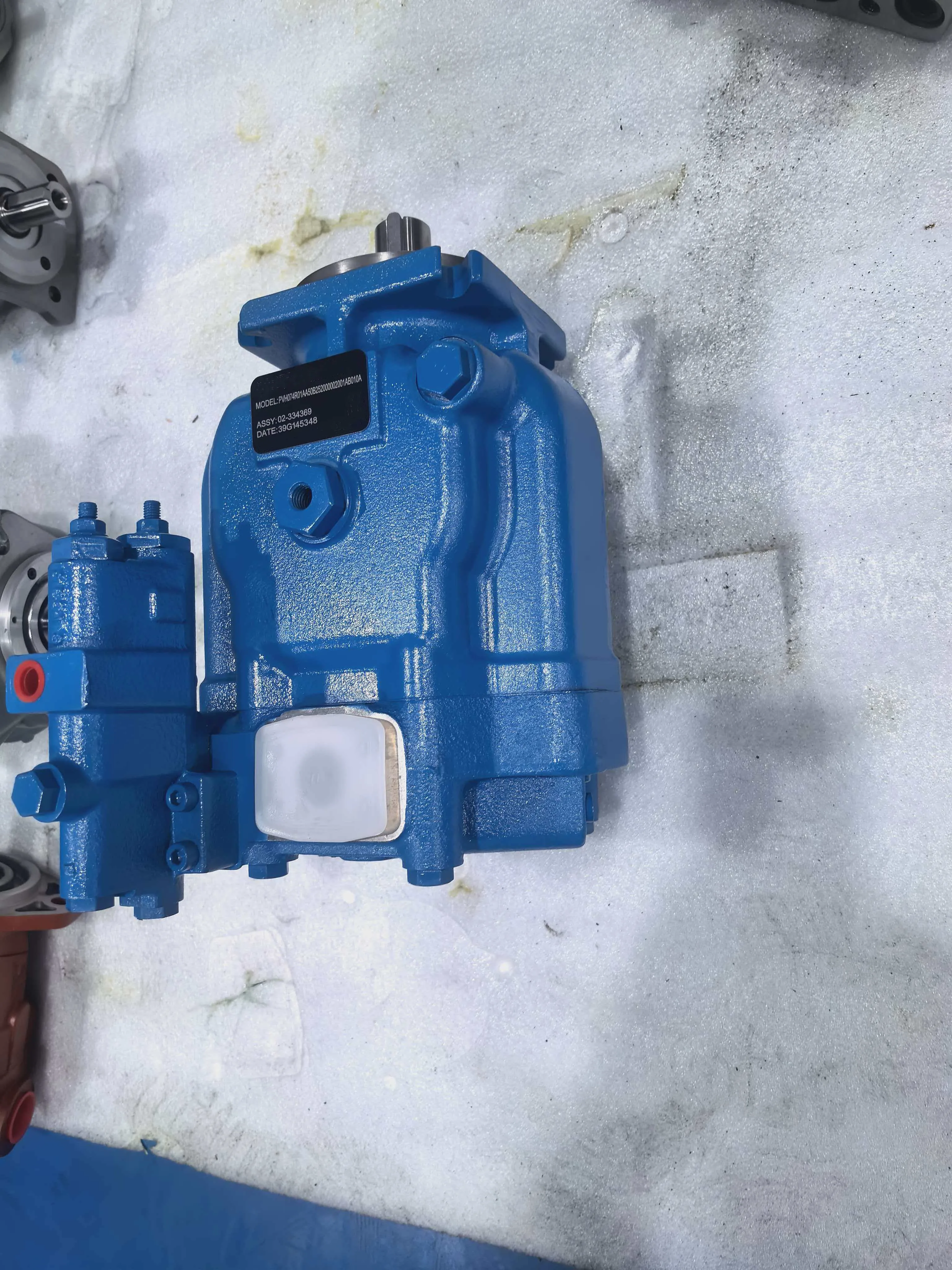 

PVH PVH131 PVH074 PVH141 PVH057 SERIES PVH074R01AA50B252000001AB010A HYDRAULIC AXIAL PISTON PUMP