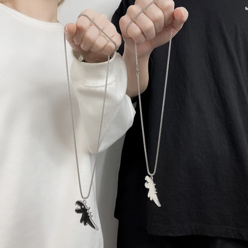 Lindo Collar de dinosaurio para parejas, colgantes emparejados, cadena de cuello de amigos, Collar Punk de hip hop para hombres y mujeres, joyería al por mayor
