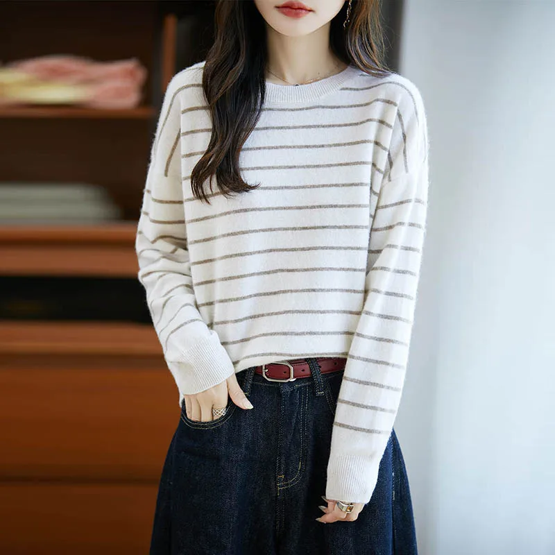 Autumn and winter pure sweater female bat sleeve head knitted polo blouse age-reducing slim sweater