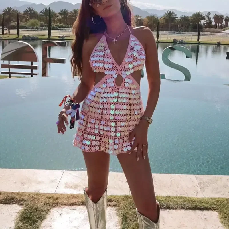 فستان بحر كروشيه شفاف مزين بالترتر فستان نسائي أنيق مفرغ برباط علوي فستان قصير صيفي بدون ظهر للعطلات