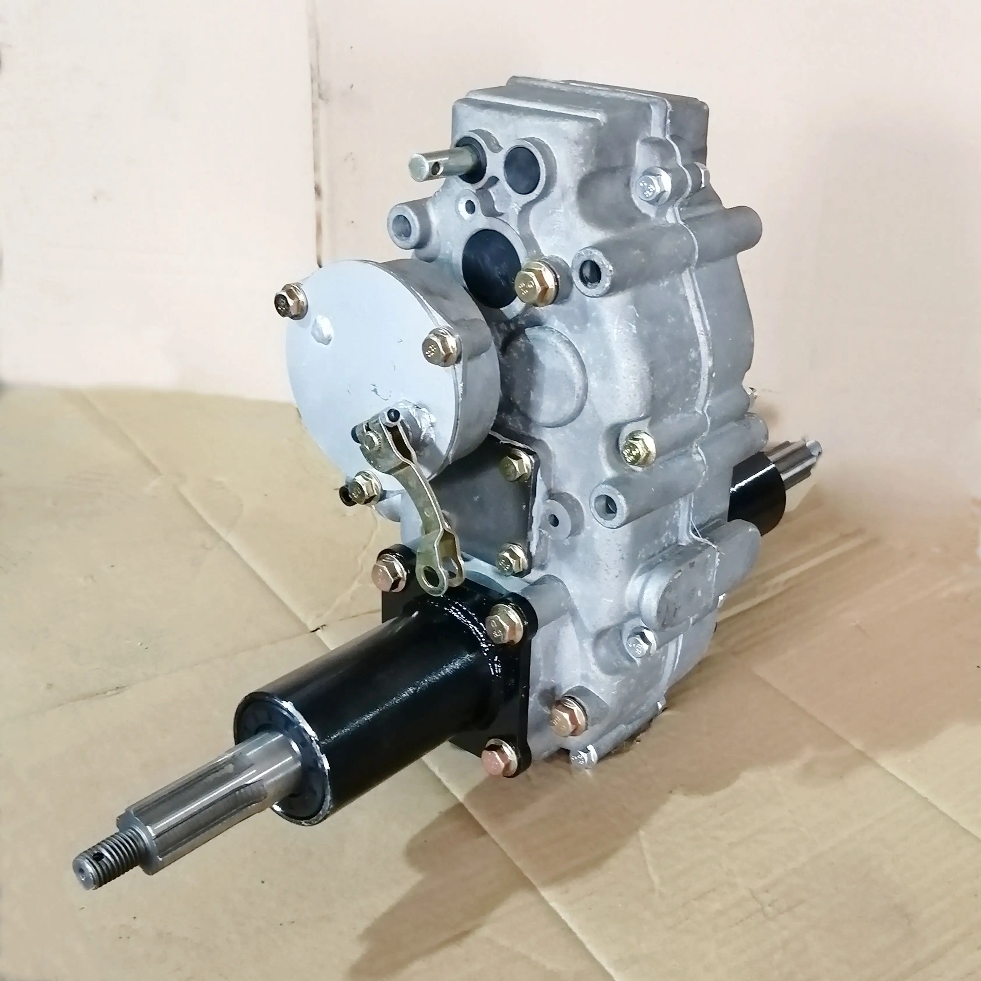 Extended shaft steering gearbox