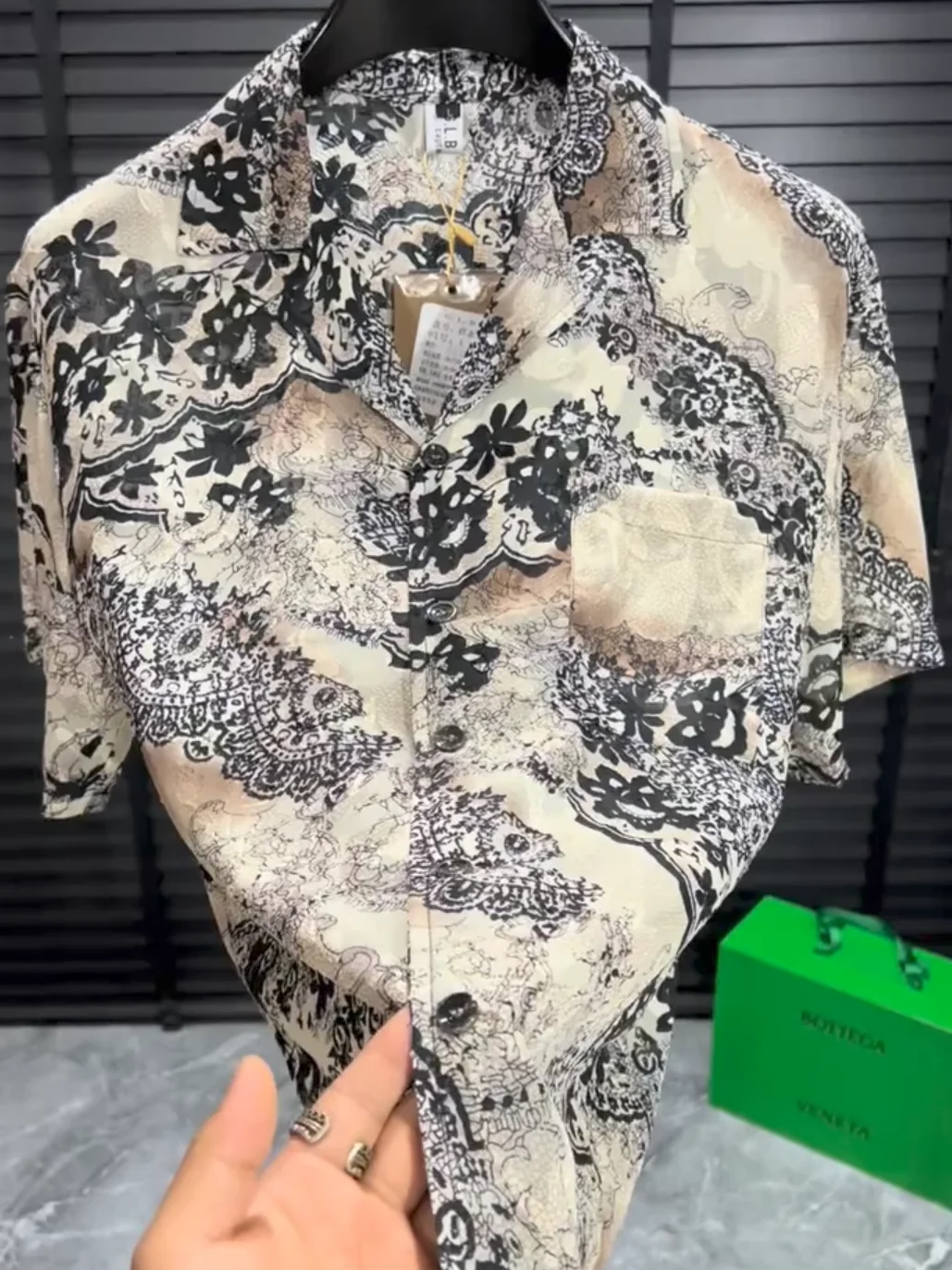 

Summer Men's Floral irt Cuban Collar ort Sve Faionable Versatile High Quali Ele Urban Sle Youth Faion