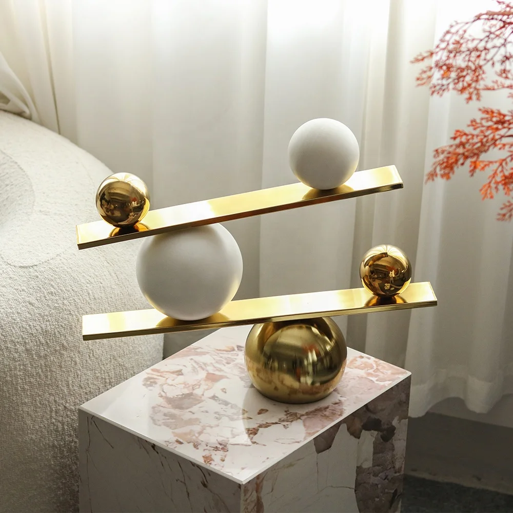 

Light Metal Swing Ball Ornaments Modern Art Style Home Decor for Indoor and Garden Usage Box Packed Home Accessories