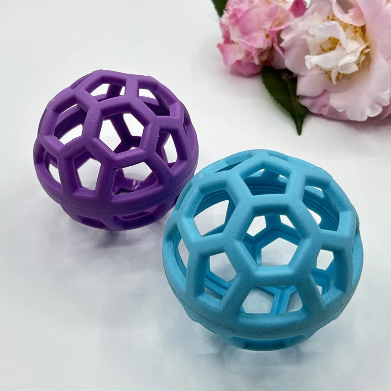 Natural Rubber Chew Toy Dog 、Geometric Safety Ball Pet Interactive Balls Puppy Training Playing Teeth Cleaning Hollow Toys