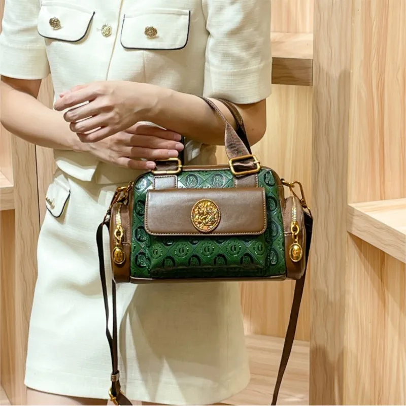 

Brand Women's Handheld Pillow Bag 2026 Autumn/Winter New Designer Fashionable Luxury Single Shoulder Crossbody Bag