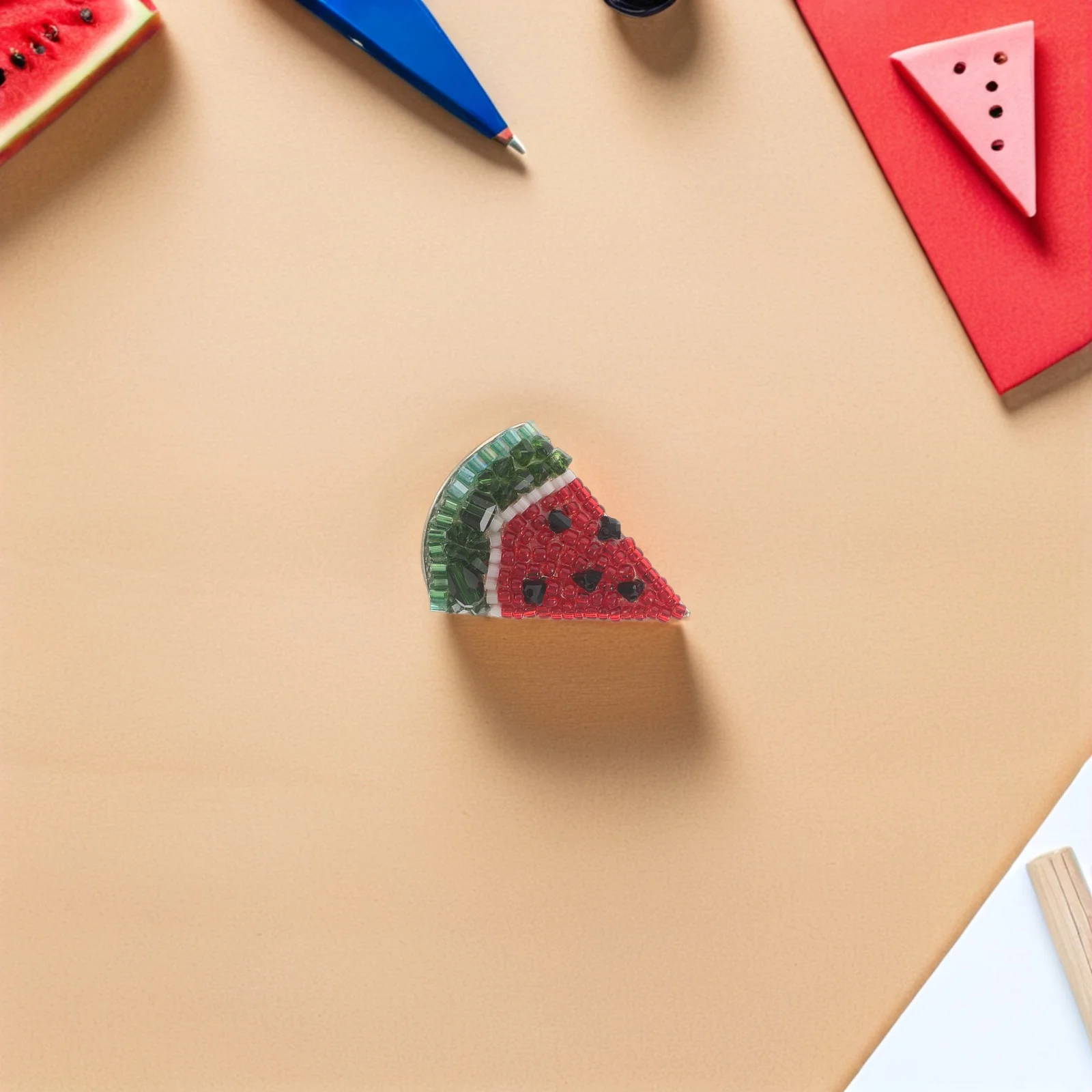 

Vintage Watermelon Brooch Pin Crystal Embellished Fruit Brooch for Women Lapel Collar Clip Cardigan Sweater Scarf Bag Shirt Suit