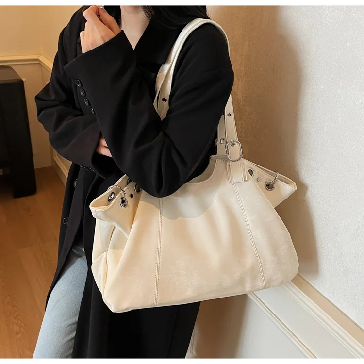 Large Vintage Women's Handbag description 23