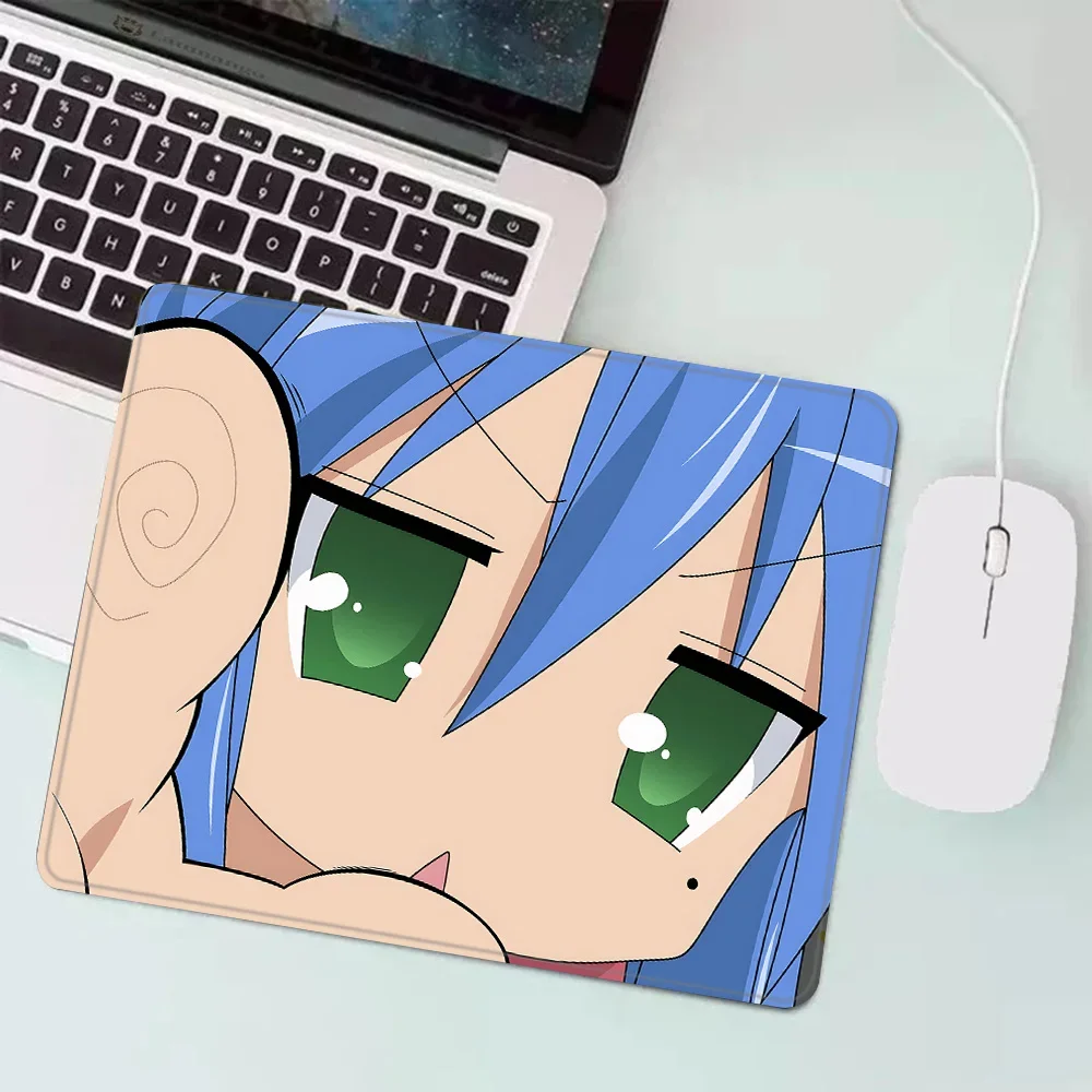 Lucky Star Konata Izumi Small Gaming Mouse Pad XS Mousepad Desktop Decoration Office Desk Mat Rug for PC Gamer Anti-slip Rubber
