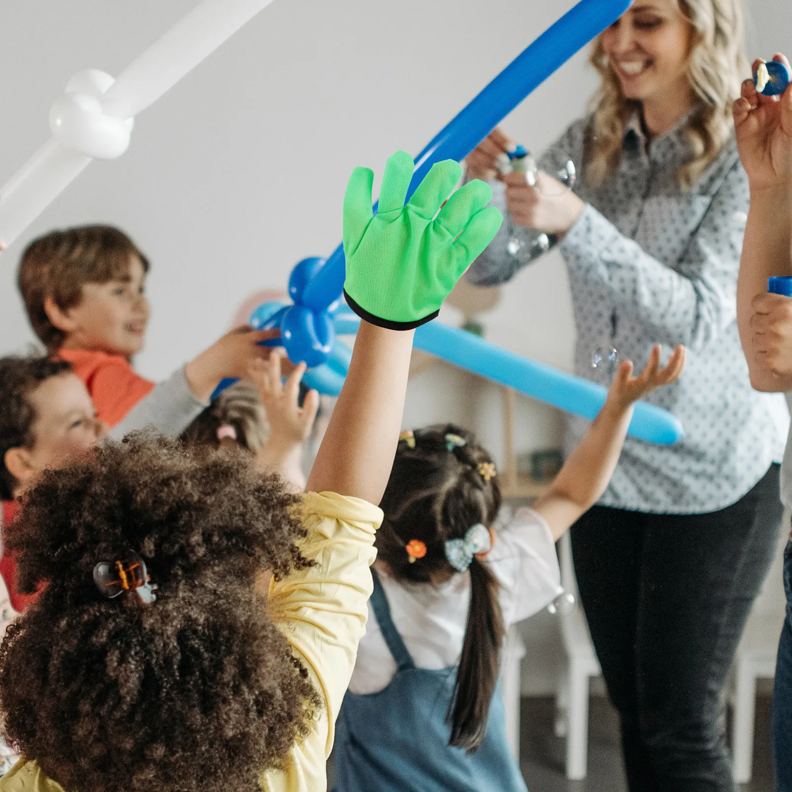 

2Pcs Sticky Ball Gloves for Kids Suction Catch Toss Game Outdoor Lawn Play Backyard Park Activity Reusable Bright Bounce Catch