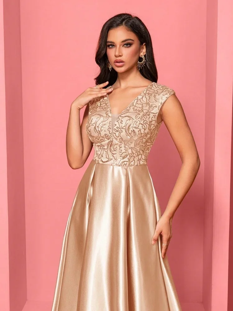 

Custom round neck evening gown matched with fabric shawl, body-shaping cut to highlight your silhouette, neat floor-length small