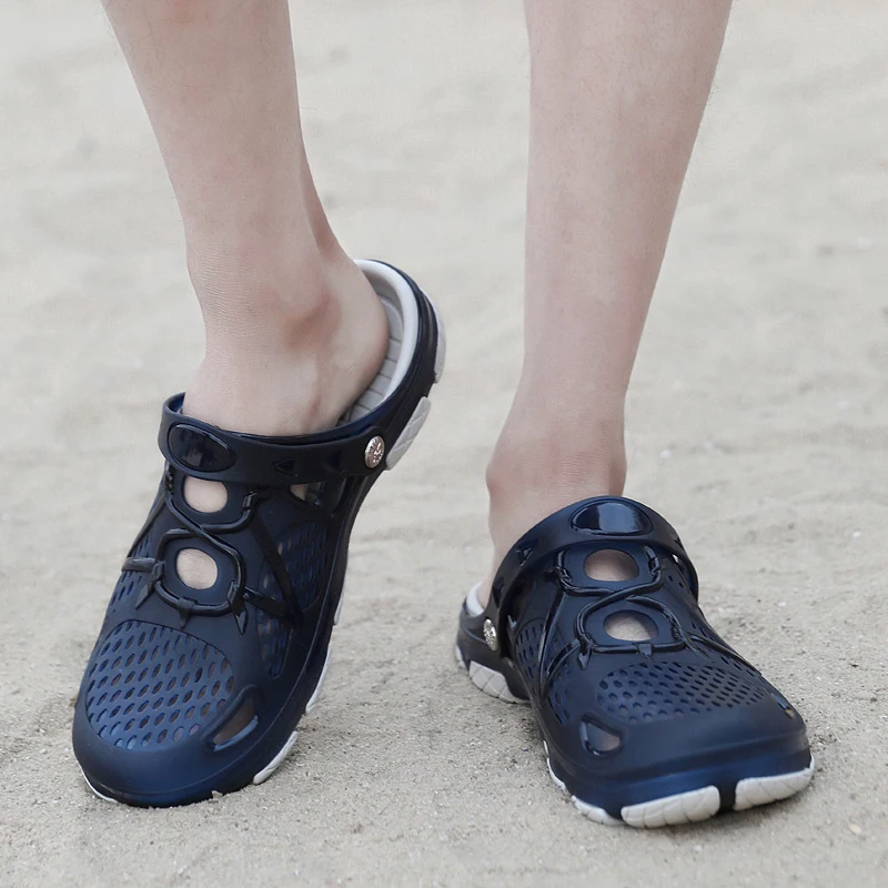 

Men's Slippers Summer Lightweight Watertight Sandals Outdoor Non Slip Beach Breathable Sandals Dual-Purpose Large Size Slippers