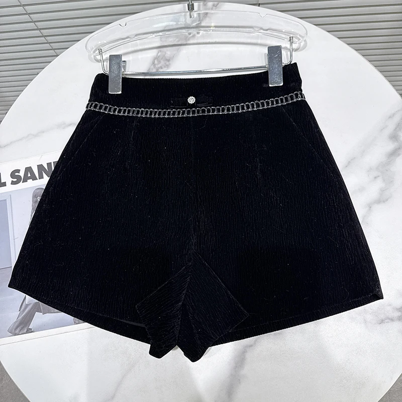 شتاء 2025 شتاء جديد النمط الفرنسي اللؤلؤ القوس المطرزة حافة المخملية عالية الخصر السراويل النساء السراويل نمط عطرة صغيرة